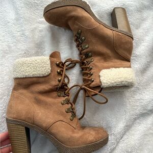 Women's Tan Ankle Boots with Faux Fur Lining